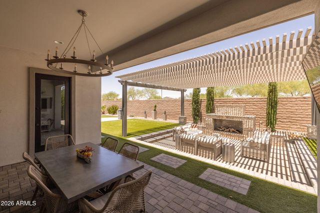 10322 E THATCHER Avenue, Mesa, AZ 85212