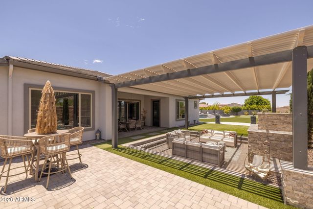 10322 E THATCHER Avenue, Mesa, AZ 85212