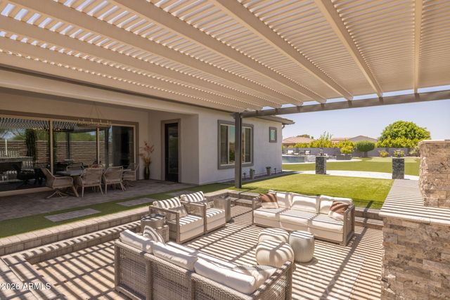 10322 E THATCHER Avenue, Mesa, AZ 85212