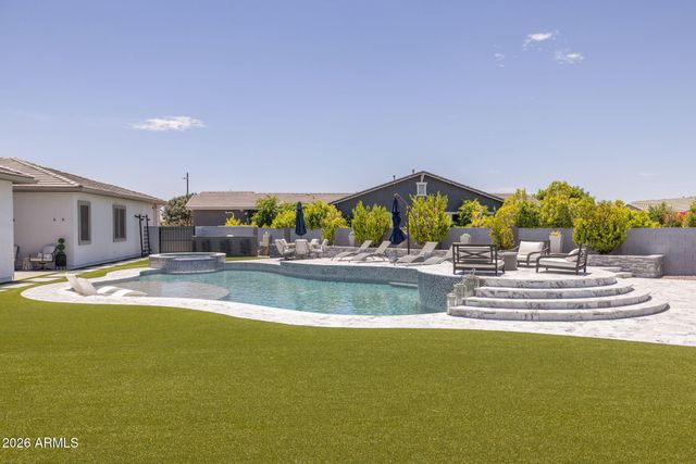 10322 E THATCHER Avenue, Mesa, AZ 85212