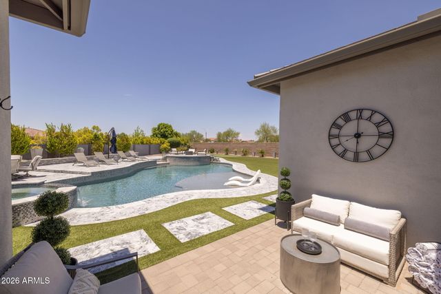 10322 E THATCHER Avenue, Mesa, AZ 85212