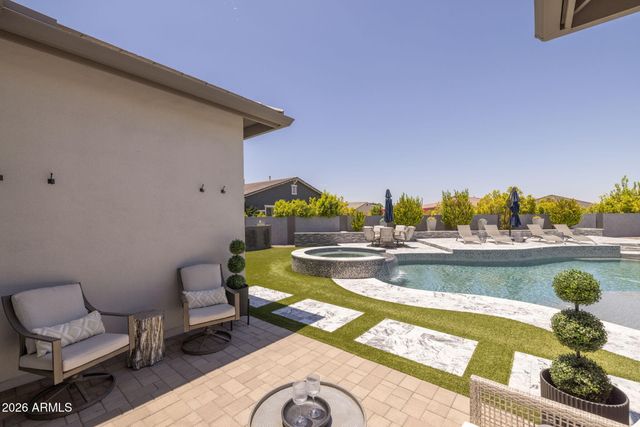 10322 E THATCHER Avenue, Mesa, AZ 85212