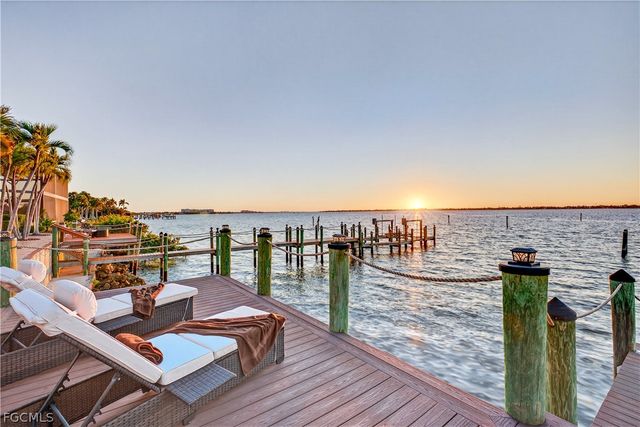 12782 Yacht Club CIR, Fort Myers, FL 33919