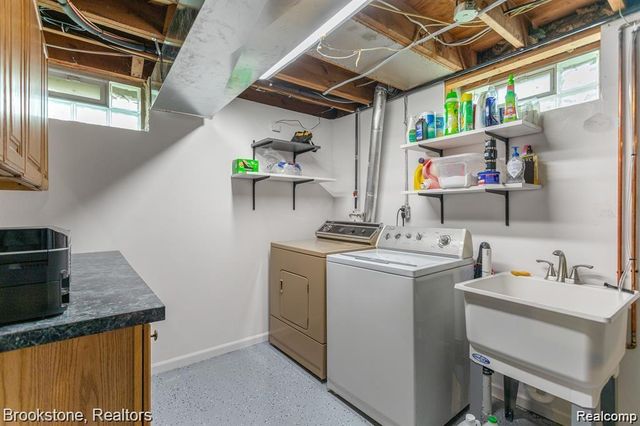 28550 Cambridge Street, Garden City, MI 48135