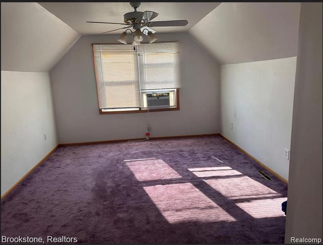 28550 Cambridge Street, Garden City, MI 48135