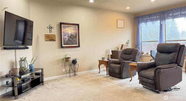 54 W Elma Hicklin Road, Mccleary, WA 98557