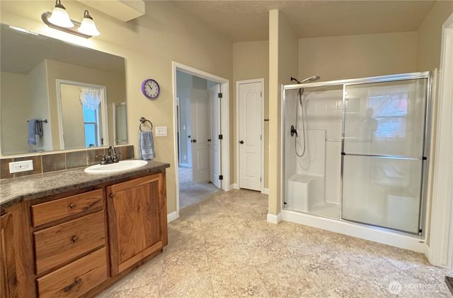 54 W Elma Hicklin Road, Mccleary, WA 98557