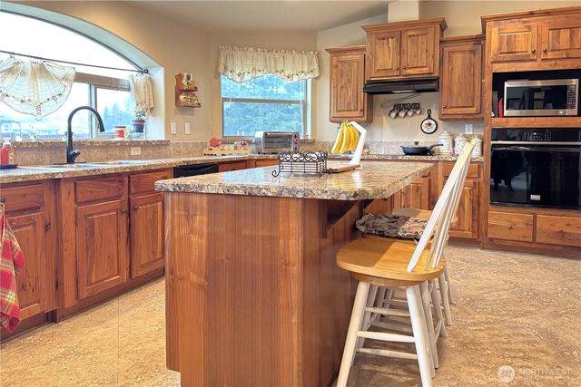 54 W Elma Hicklin Road, Mccleary, WA 98557