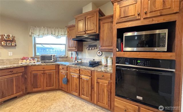 54 W Elma Hicklin Road, Mccleary, WA 98557