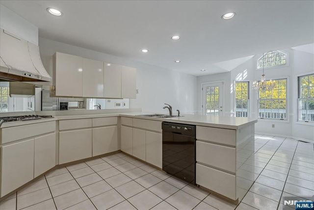 126 Worcester Drive, Wayne, NJ 07470