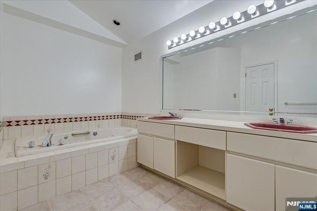 126 Worcester Drive, Wayne, NJ 07470