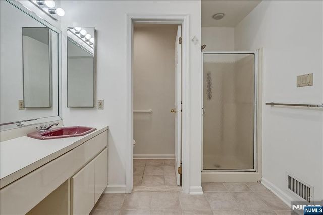 126 Worcester Drive, Wayne, NJ 07470