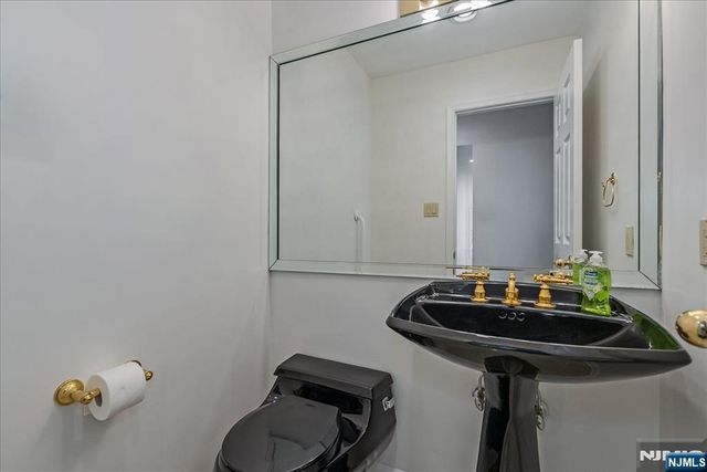 126 Worcester Drive, Wayne, NJ 07470