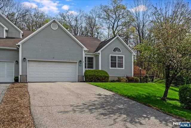 126 Worcester Drive, Wayne, NJ 07470