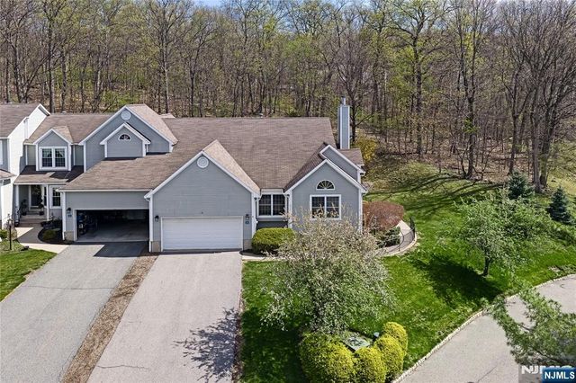 126 Worcester Drive, Wayne, NJ 07470