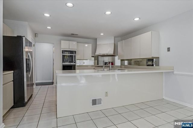 126 Worcester Drive, Wayne, NJ 07470