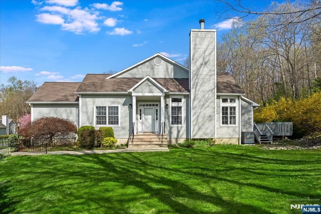 126 Worcester Drive, Wayne, NJ 07470