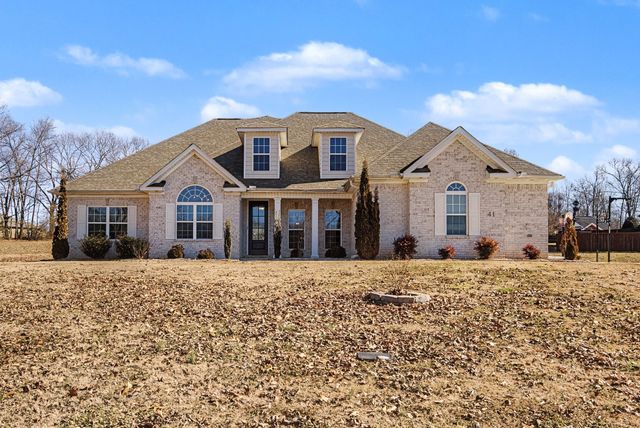 41 Knotting Hill Dr, Fayetteville, TN 37334