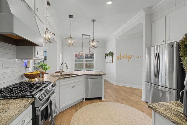 41 Knotting Hill Dr, Fayetteville, TN 37334