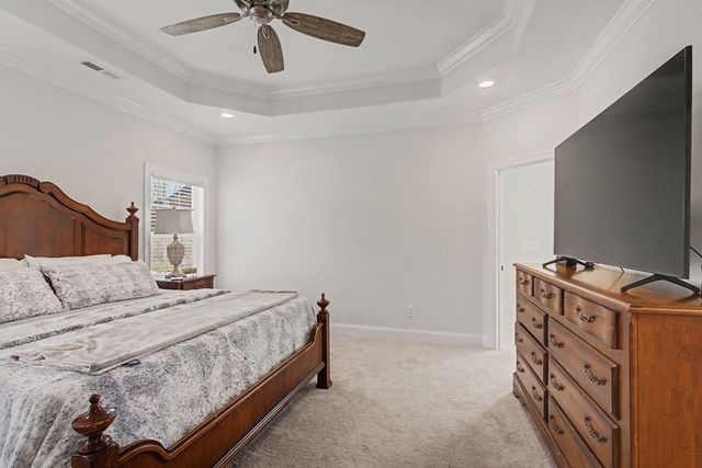 41 Knotting Hill Dr, Fayetteville, TN 37334