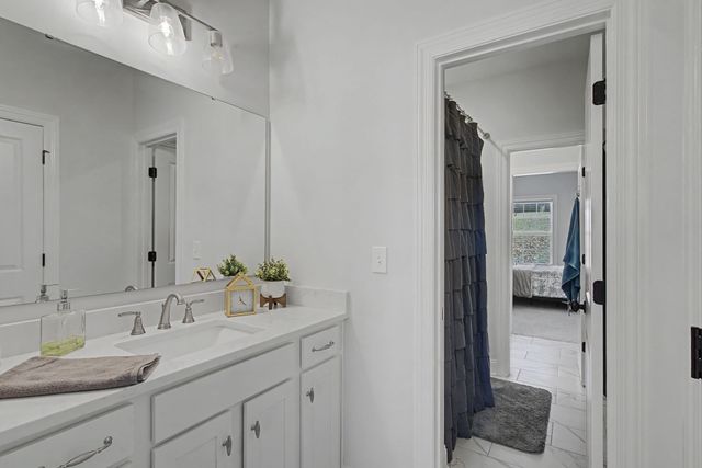 41 Knotting Hill Dr, Fayetteville, TN 37334