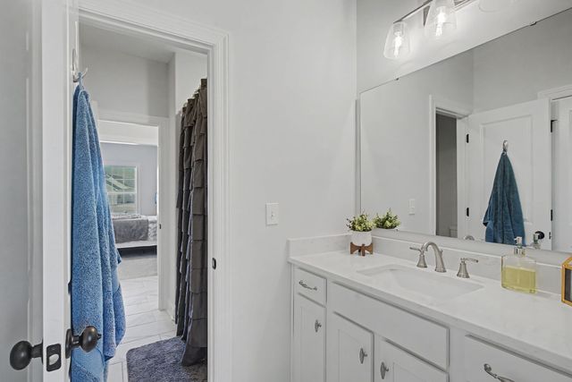 41 Knotting Hill Dr, Fayetteville, TN 37334