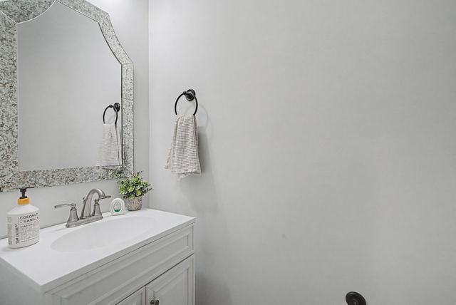 41 Knotting Hill Dr, Fayetteville, TN 37334