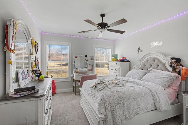 41 Knotting Hill Dr, Fayetteville, TN 37334