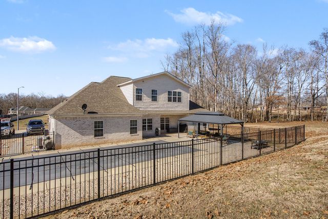 41 Knotting Hill Dr, Fayetteville, TN 37334