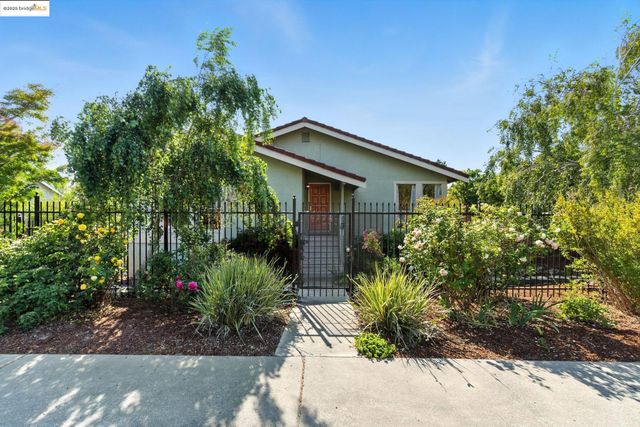 1155 Kelvin Rd, El Sobrante, CA 94803