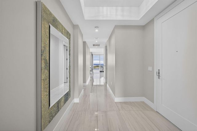 3 Water Club Way 1801, North Palm Beach, FL 33408