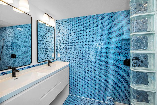 1014 BOCA CIEGA ISLE DRIVE, St Pete Beach, FL 33706