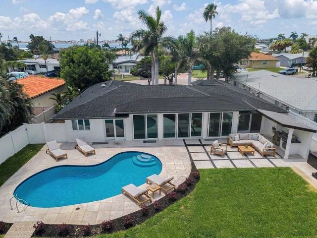 1014 BOCA CIEGA ISLE DRIVE, St Pete Beach, FL 33706