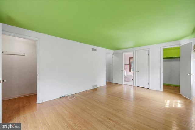 359 SPRING VALLEY RD, Springfield, PA 19064