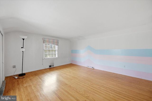 359 SPRING VALLEY RD, Springfield, PA 19064