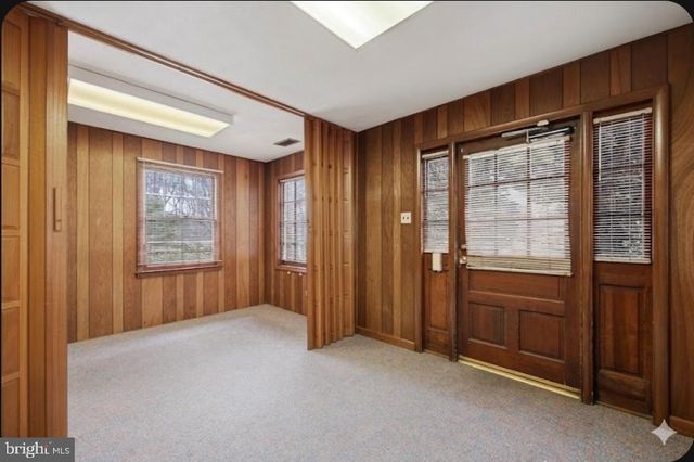 359 SPRING VALLEY RD, Springfield, PA 19064