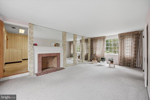 359 SPRING VALLEY RD, Springfield, PA 19064