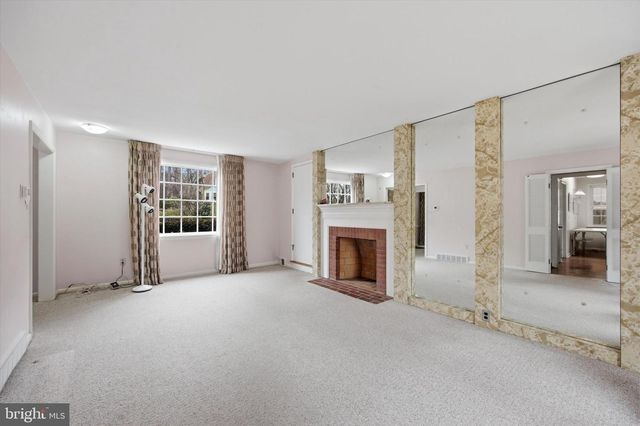 359 SPRING VALLEY RD, Springfield, PA 19064