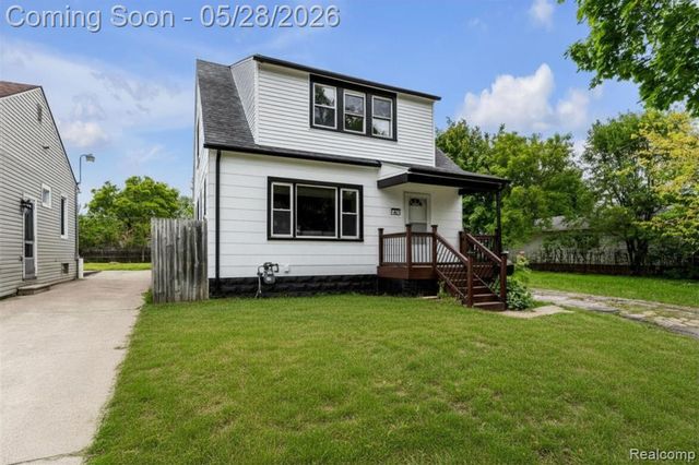 45 E Rutgers Avenue, Pontiac, MI 48340