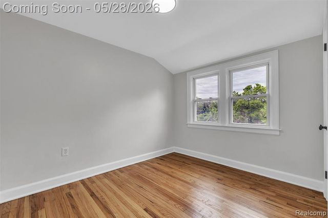 45 E Rutgers Avenue, Pontiac, MI 48340