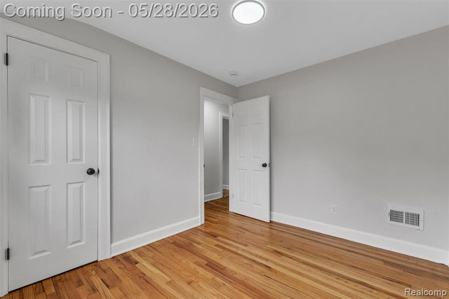 45 E Rutgers Avenue, Pontiac, MI 48340