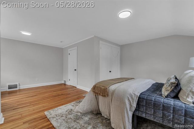 45 E Rutgers Avenue, Pontiac, MI 48340