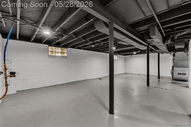 45 E Rutgers Avenue, Pontiac, MI 48340