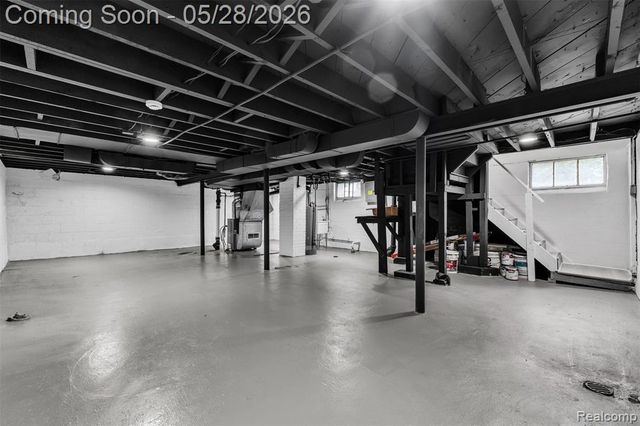 45 E Rutgers Avenue, Pontiac, MI 48340