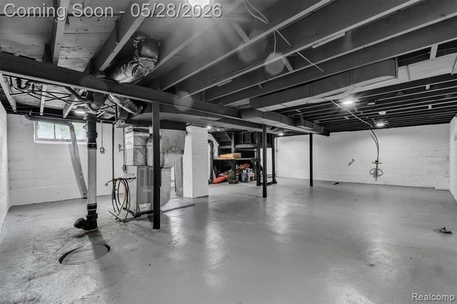 45 E Rutgers Avenue, Pontiac, MI 48340
