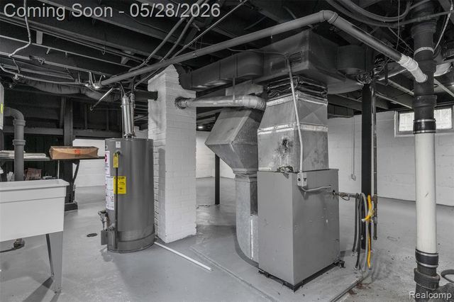 45 E Rutgers Avenue, Pontiac, MI 48340