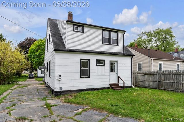 45 E Rutgers Avenue, Pontiac, MI 48340