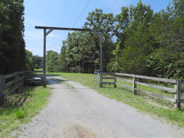 2335 Factory Rd, Murfreesboro, TN 37130