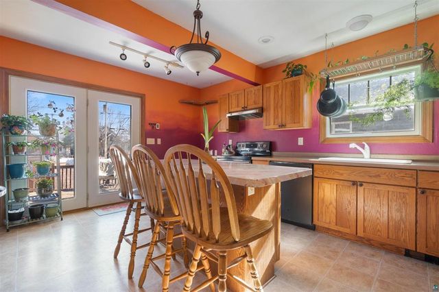 3718 W 4th Street, Duluth, MN 55807