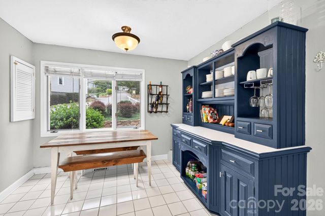 54 Hollybrook Drive, Asheville, NC 28803